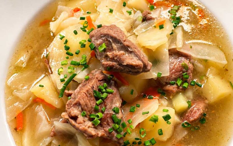 Kohlsuppe im Restaurant Neander
