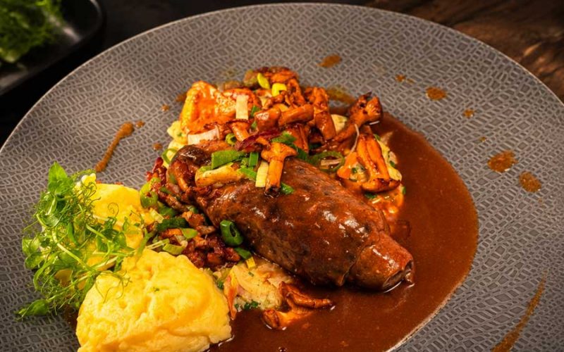 Pfifferlinge Rinderroulade im Restaurant Hotel Neander Saisonangebote